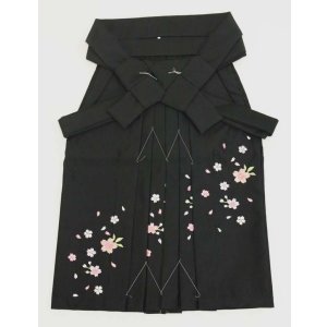 画像: 七五三3歳用刺繍入り女児袴