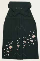 画像: 七五三７歳用刺繍入り女児袴