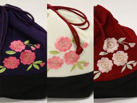 画像: 桜刺繍巾着